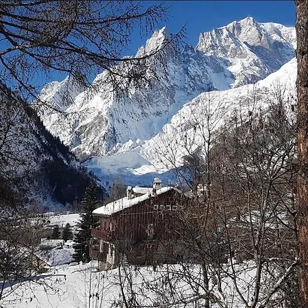 Chalet Monte Bianco Chalet Courmayeur